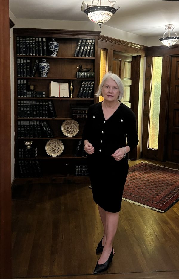 Lenore Tsakanikas, Family Law Attorney in Tucson